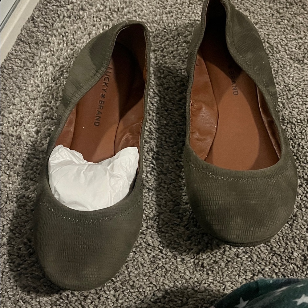 Lucky Brand Women's Green Suede Flats